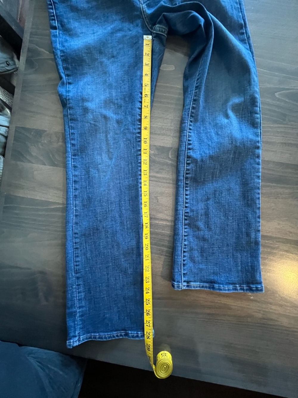 Women’s Levi’s Classic Boot Jeans Size 8  28” length - Picture 4 of 8